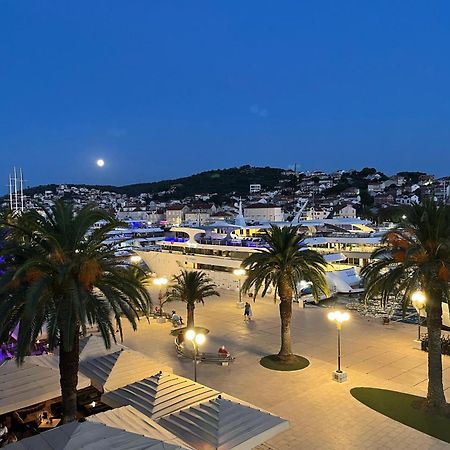 Dinka Old Town Apartment With Sea View Trogir Buitenkant foto