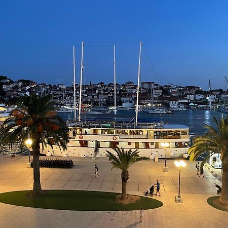 Dinka Old Town Apartment With Sea View Trogir Buitenkant foto