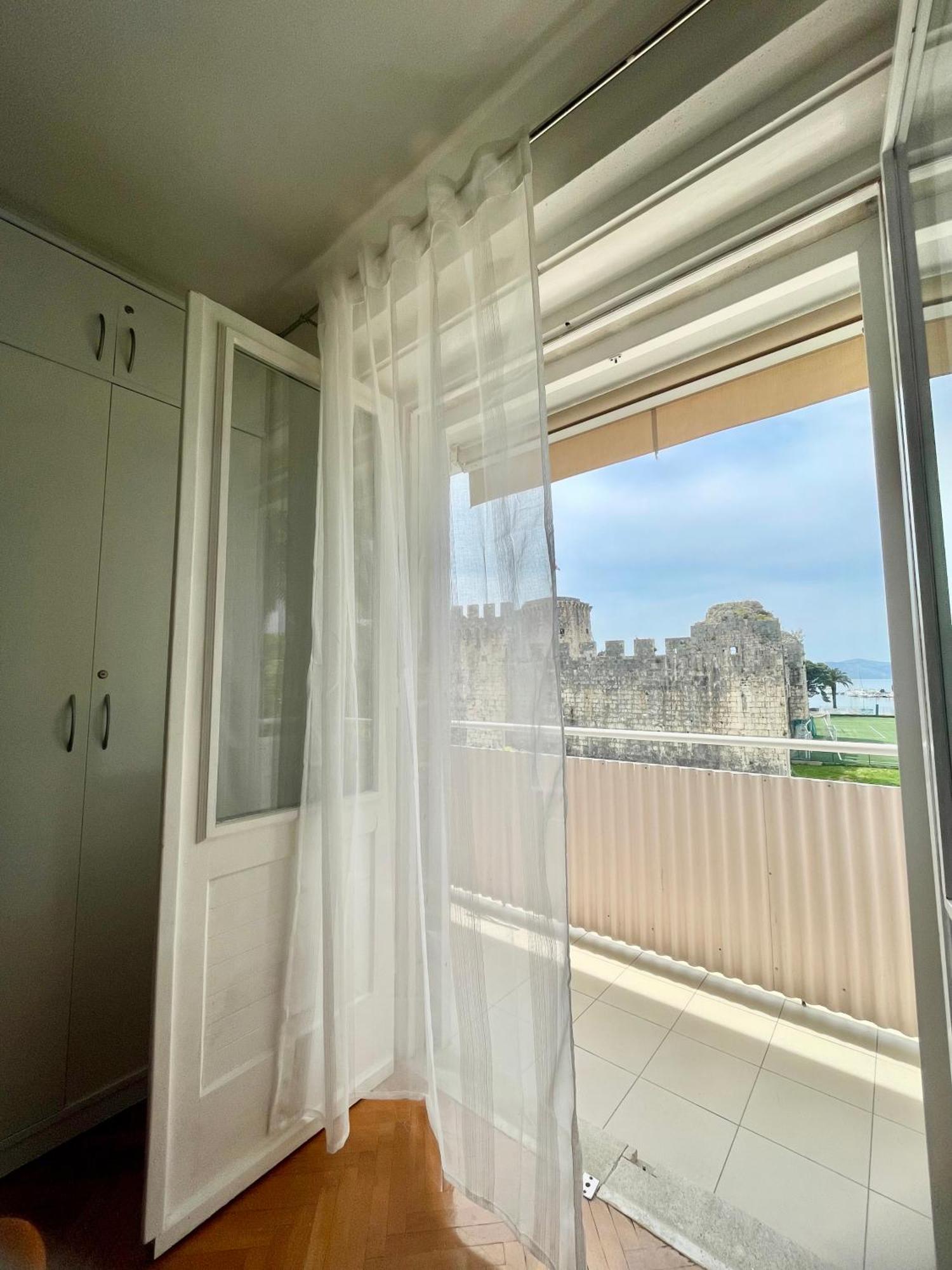 Dinka Old Town Apartment With Sea View Trogir Buitenkant foto