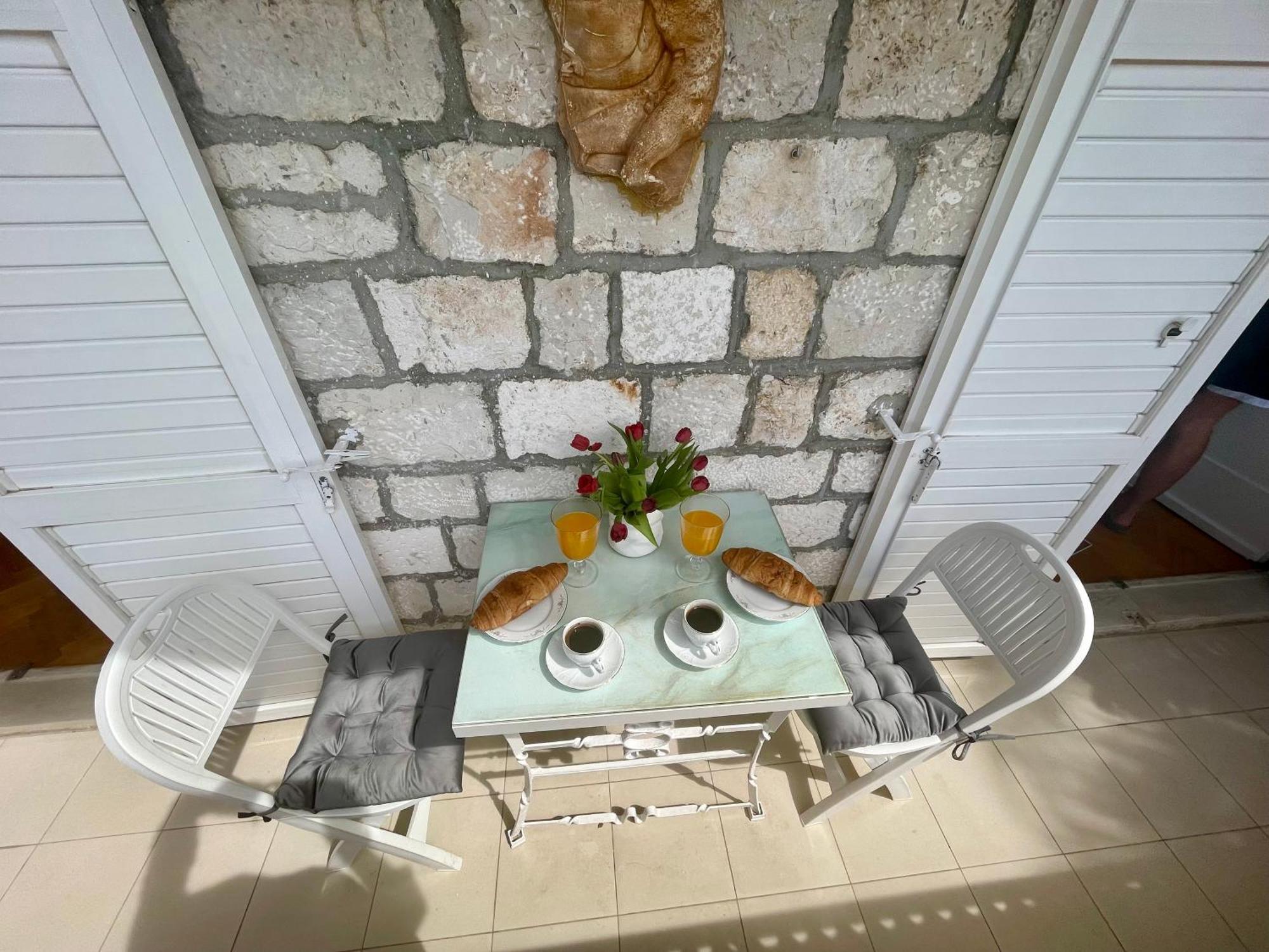 Dinka Old Town Apartment With Sea View Trogir Buitenkant foto