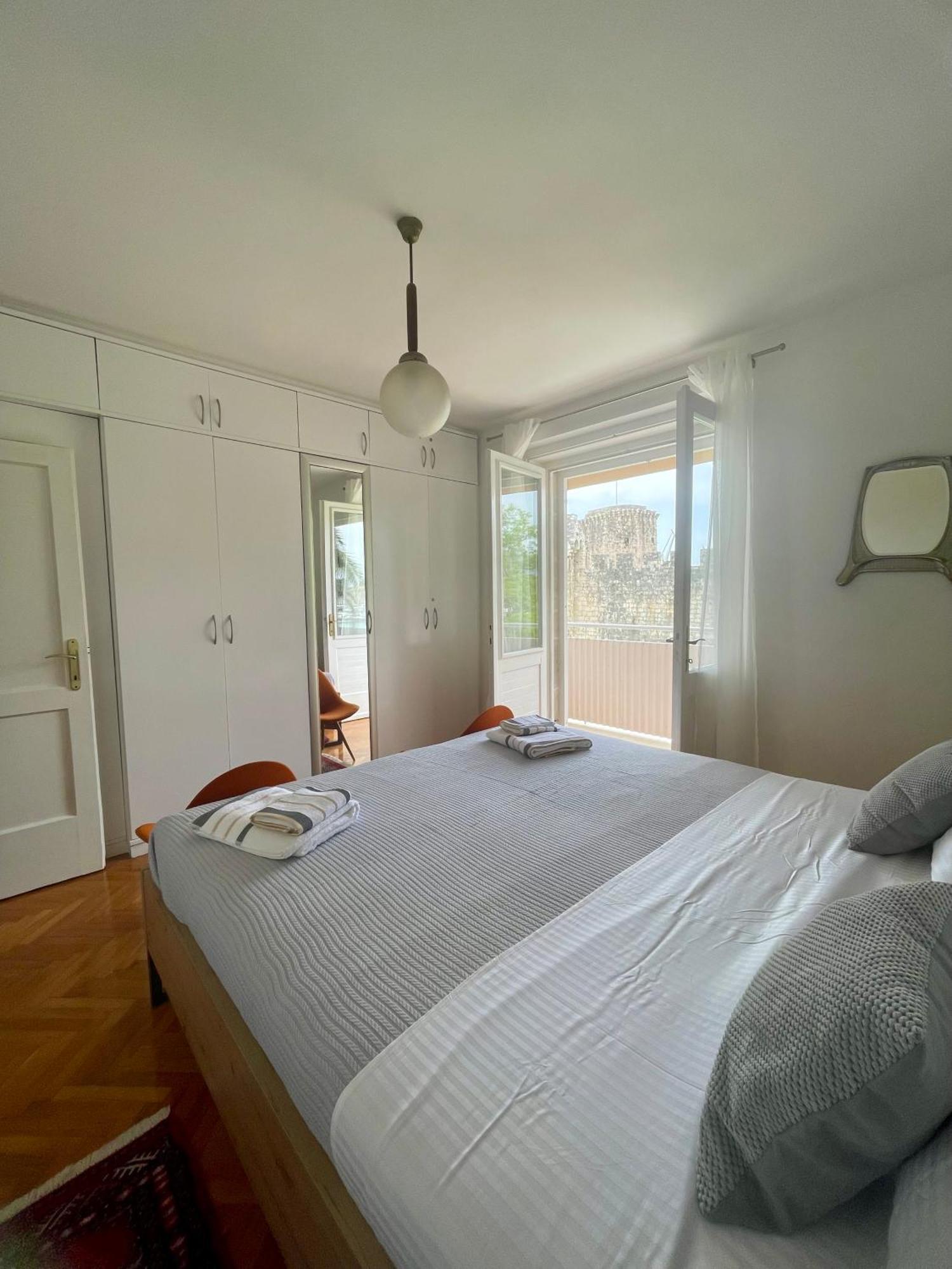 Dinka Old Town Apartment With Sea View Trogir Buitenkant foto