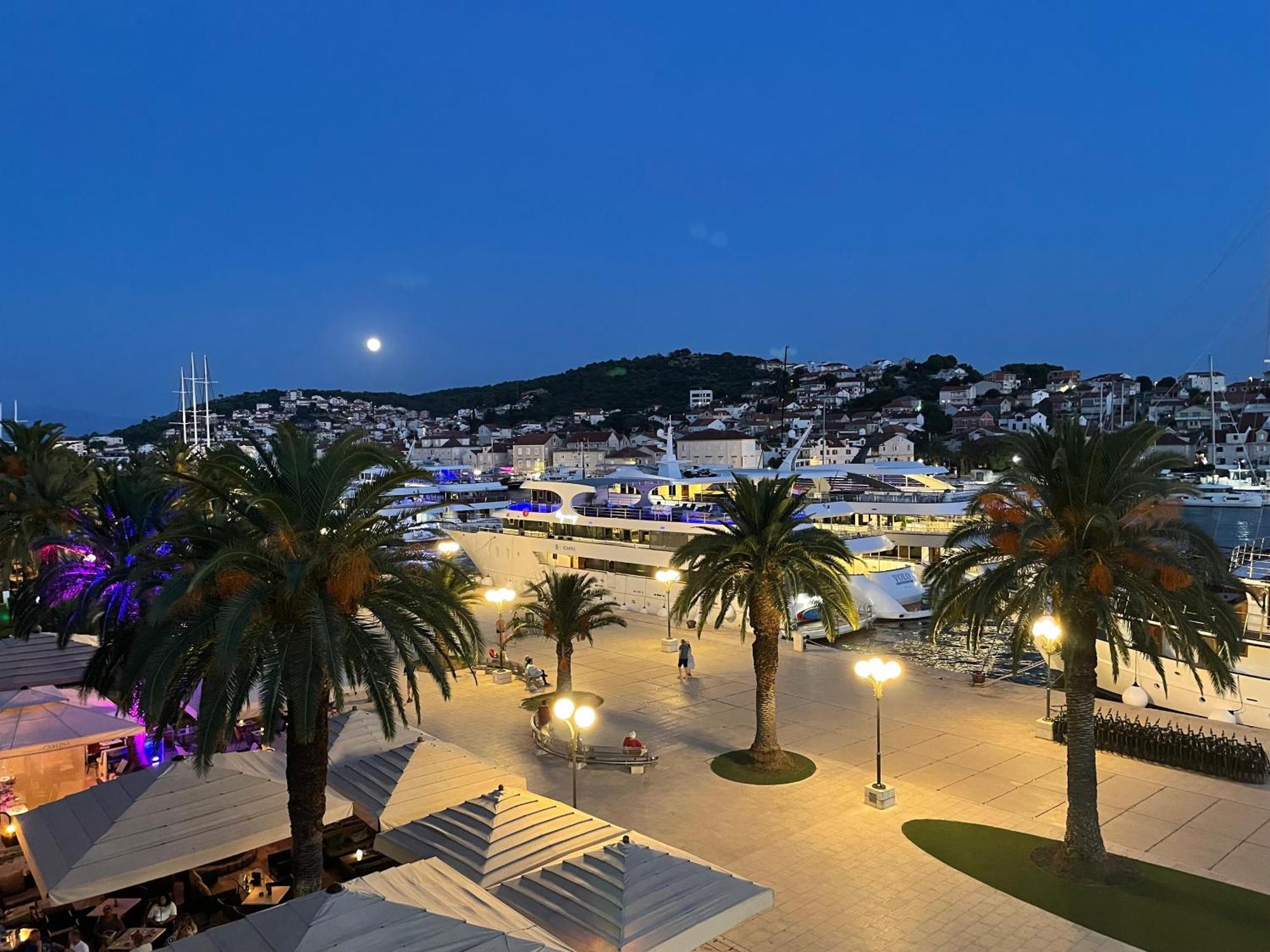 Dinka Old Town Apartment With Sea View Trogir Buitenkant foto