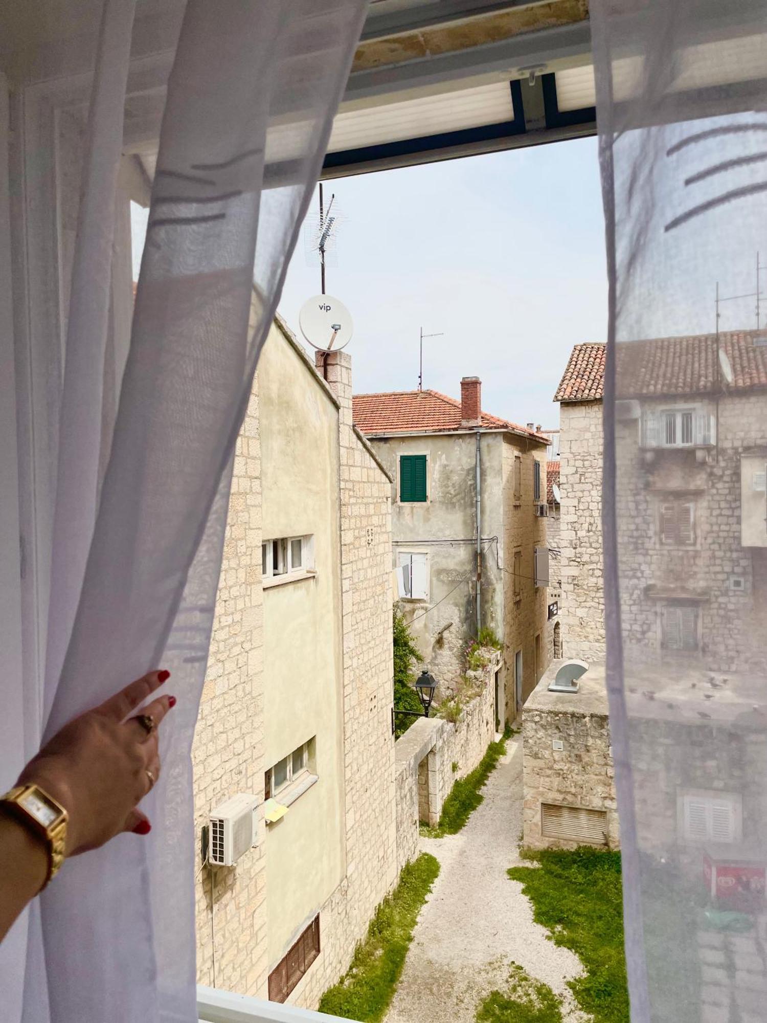 Dinka Old Town Apartment With Sea View Trogir Buitenkant foto